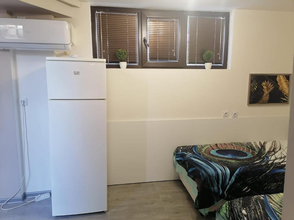Апартамемт 3 Места С Кухня С Дворче Apartamento Vratsa Exterior foto